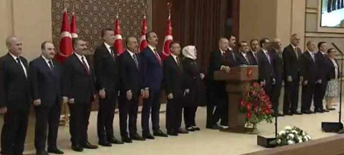 Σόου στην παρουσίαση των υπουργών του Ερντογάν – Ποιους έβαλε στις θέσεις κλειδιά